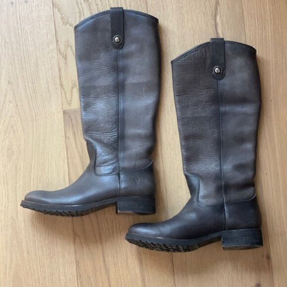 NWOB Frye Melissa Tall Lug Button Boot Size 6.5B - Picture 2 of 9